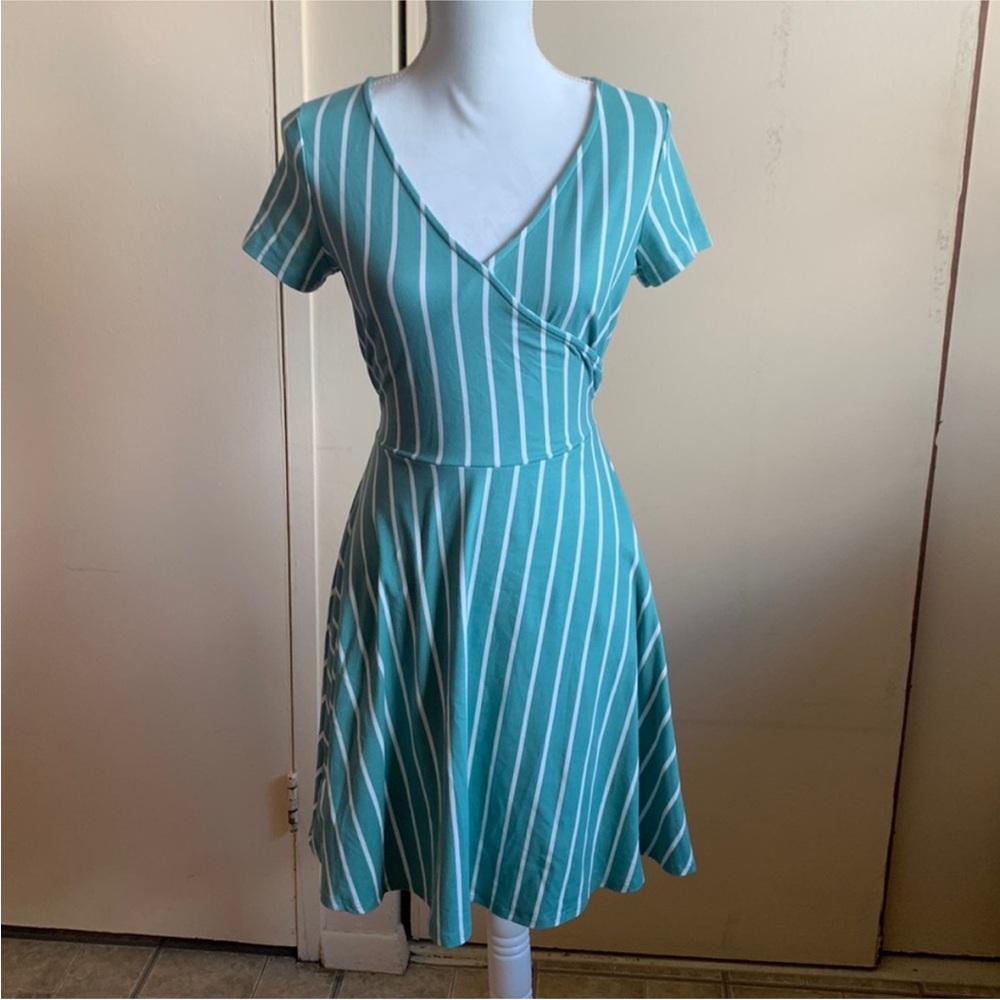 Rebel Sugar green and white striped short v neck sleeve dress size L